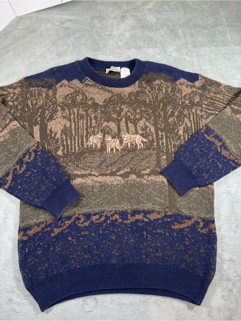 Vintage Northern Landscape Wolves Scenic Knit Crewneck Sweater - Size M